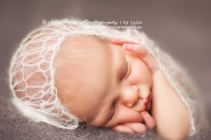 Beautiful-Newborn-baby-girl-photo